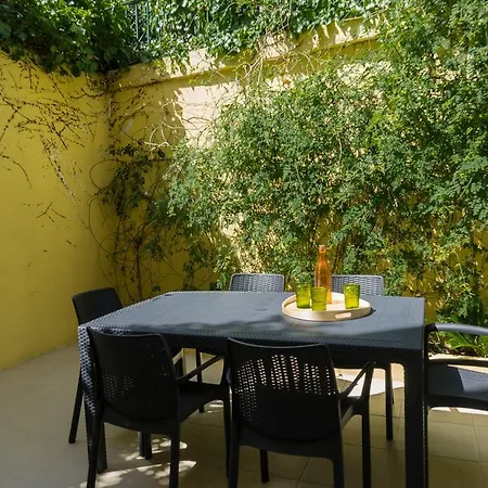 The Patio 21 Apartament *